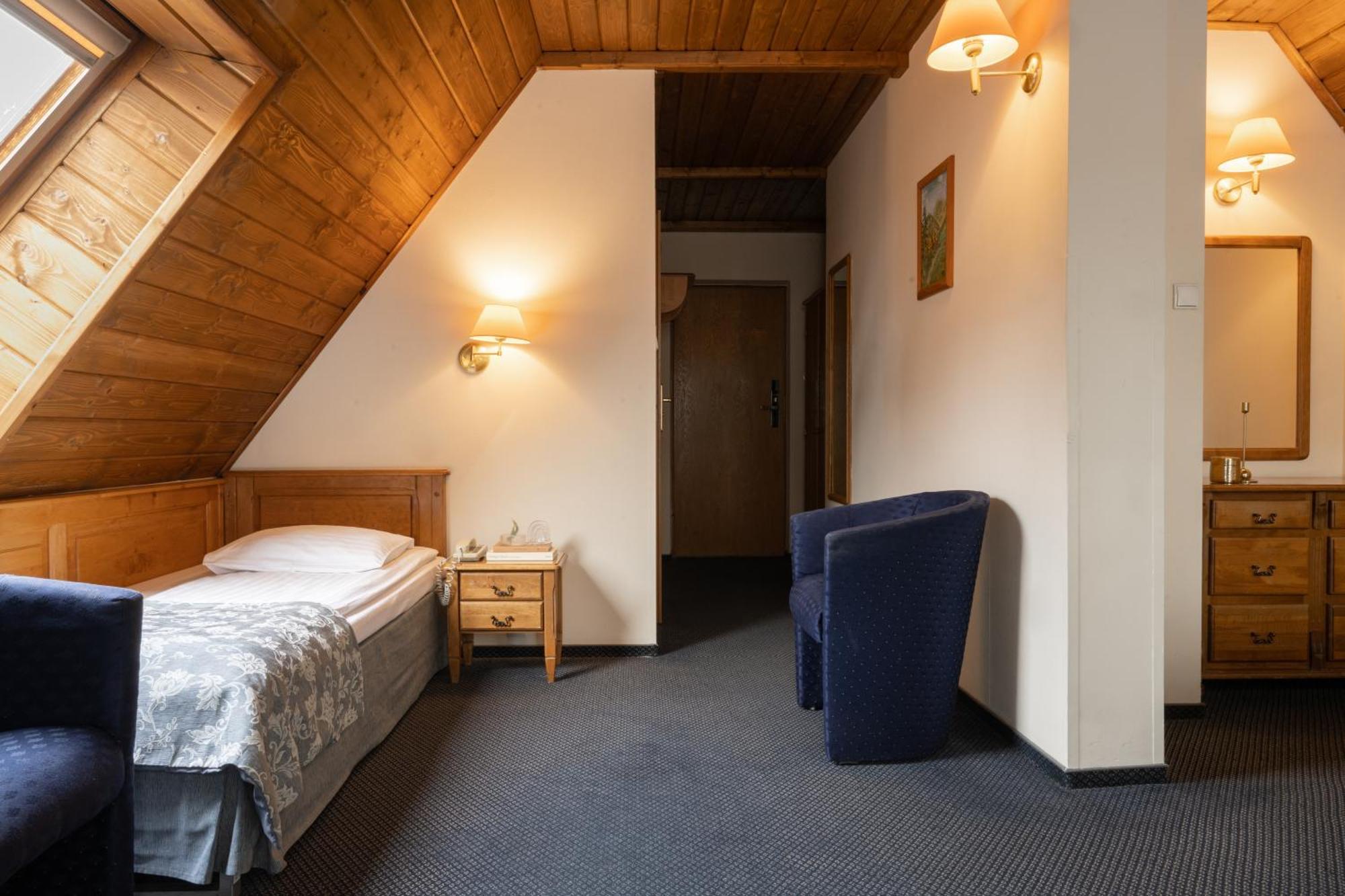 Double Room Extra Bed,1646893435:JPEG